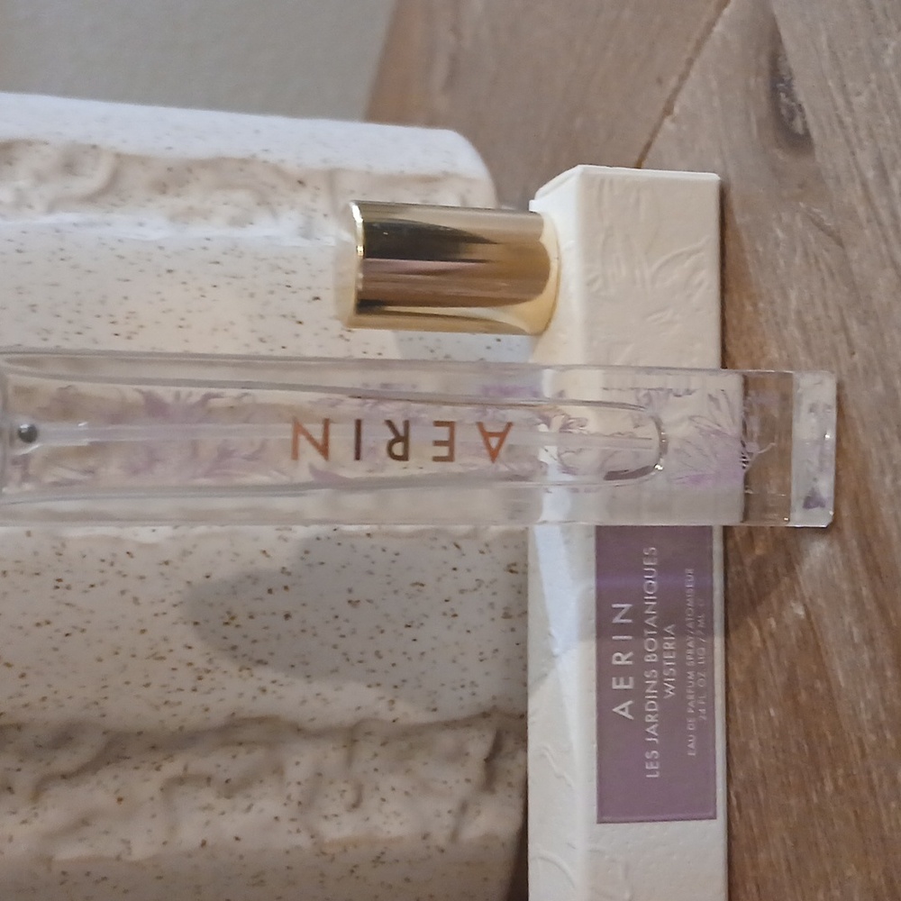 New AERIN Les Jardins Botaniques Wisperia Parfum Spray - Picture 13 of 17